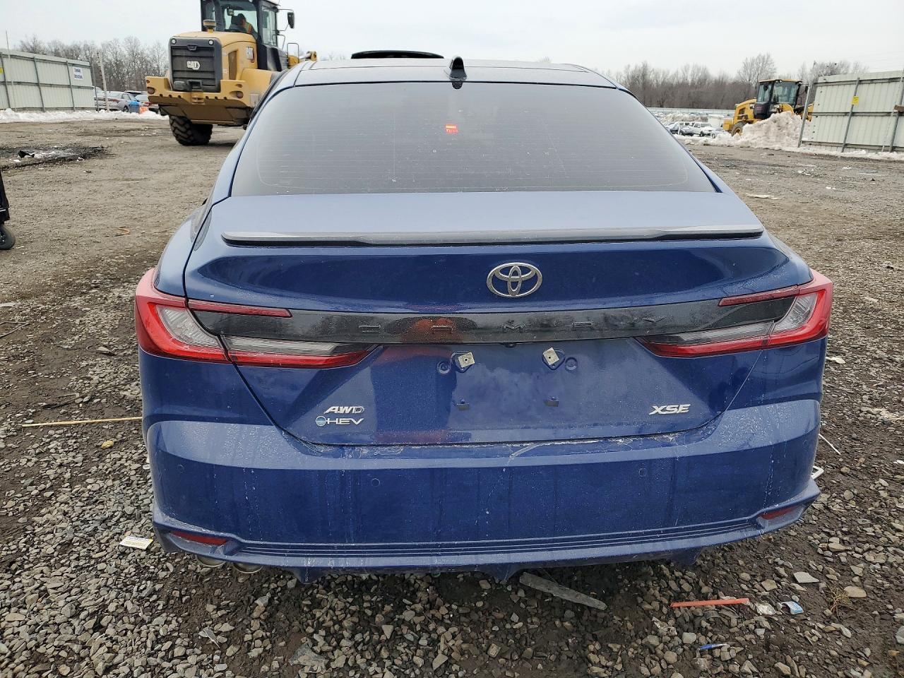 2025 TOYOTA CAMRY XSE photo 6