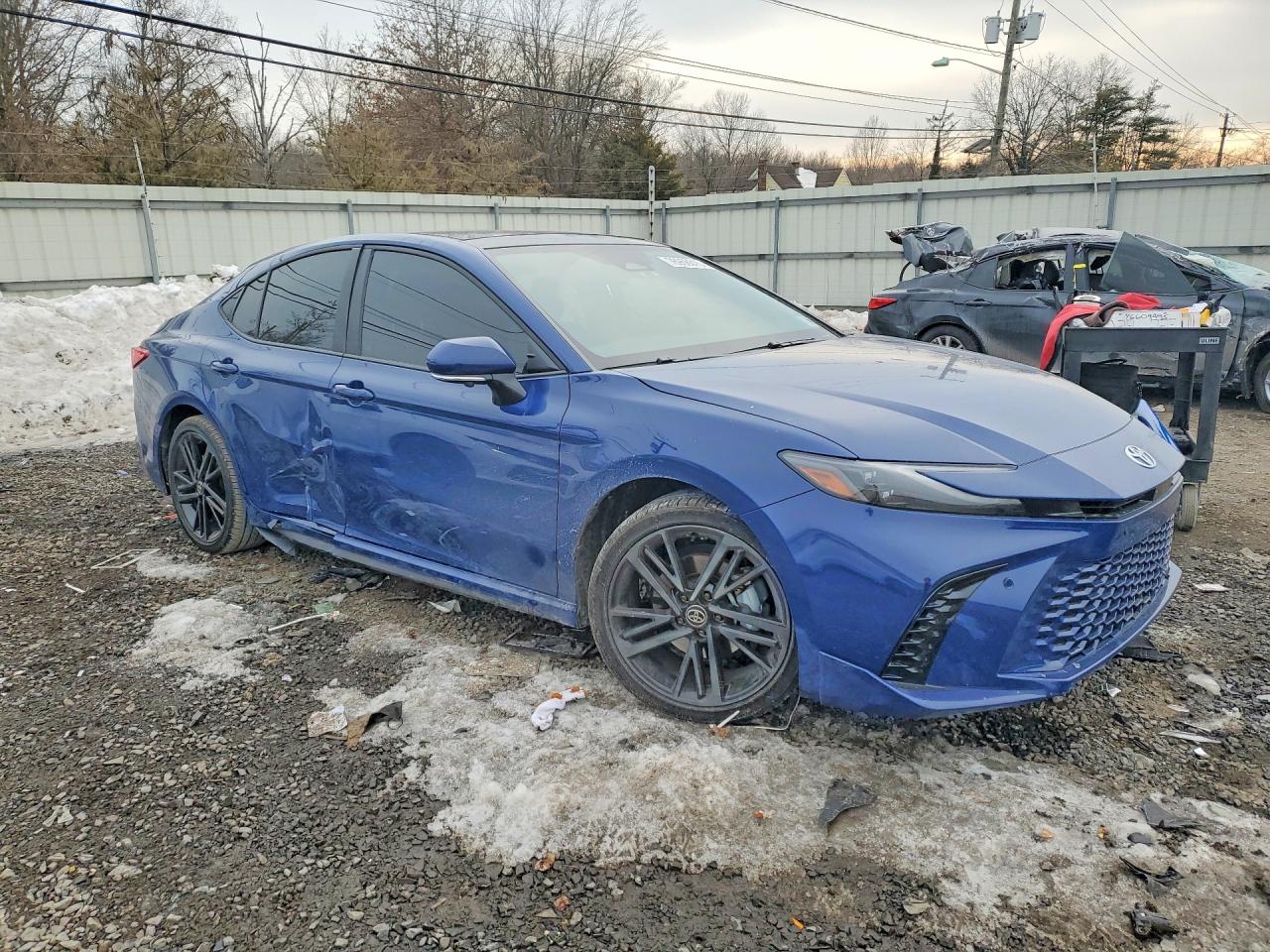 2025 TOYOTA CAMRY XSE photo 4