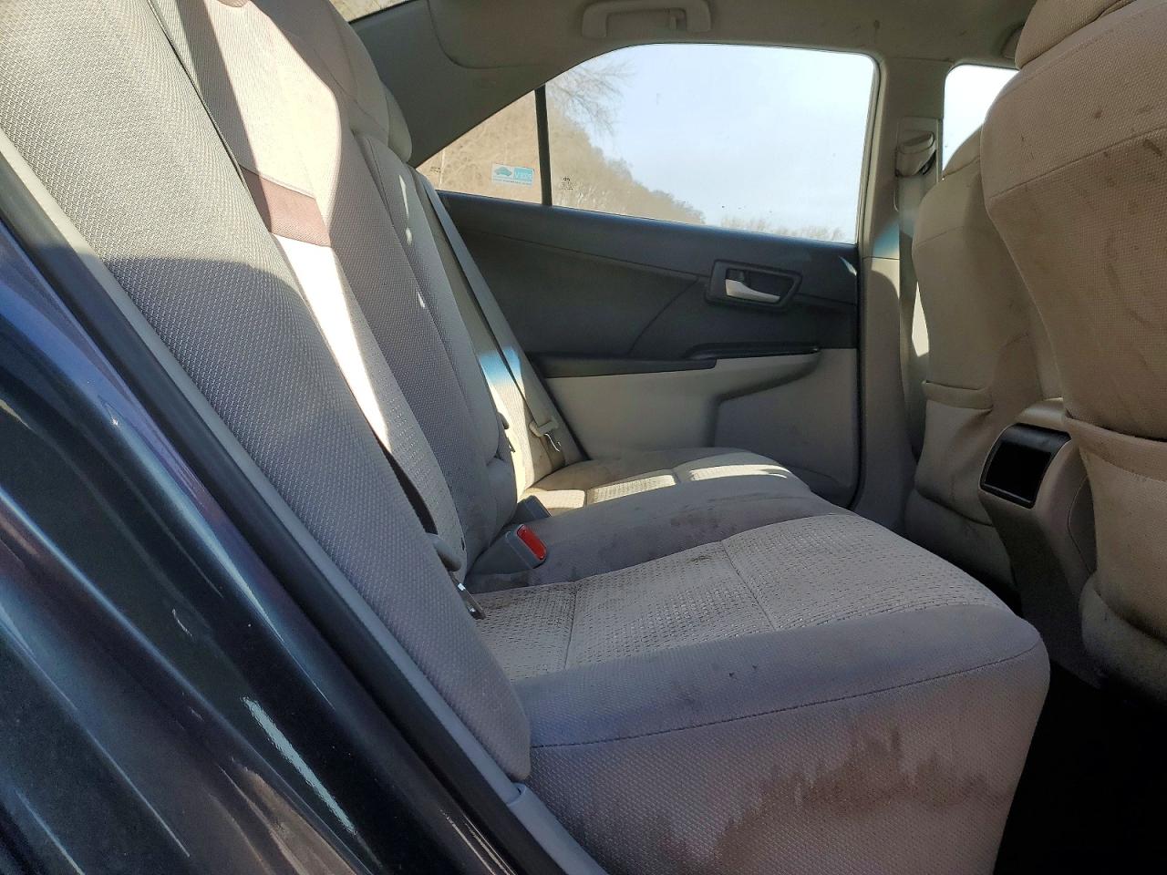 2012 TOYOTA CAMRY LE photo 28
