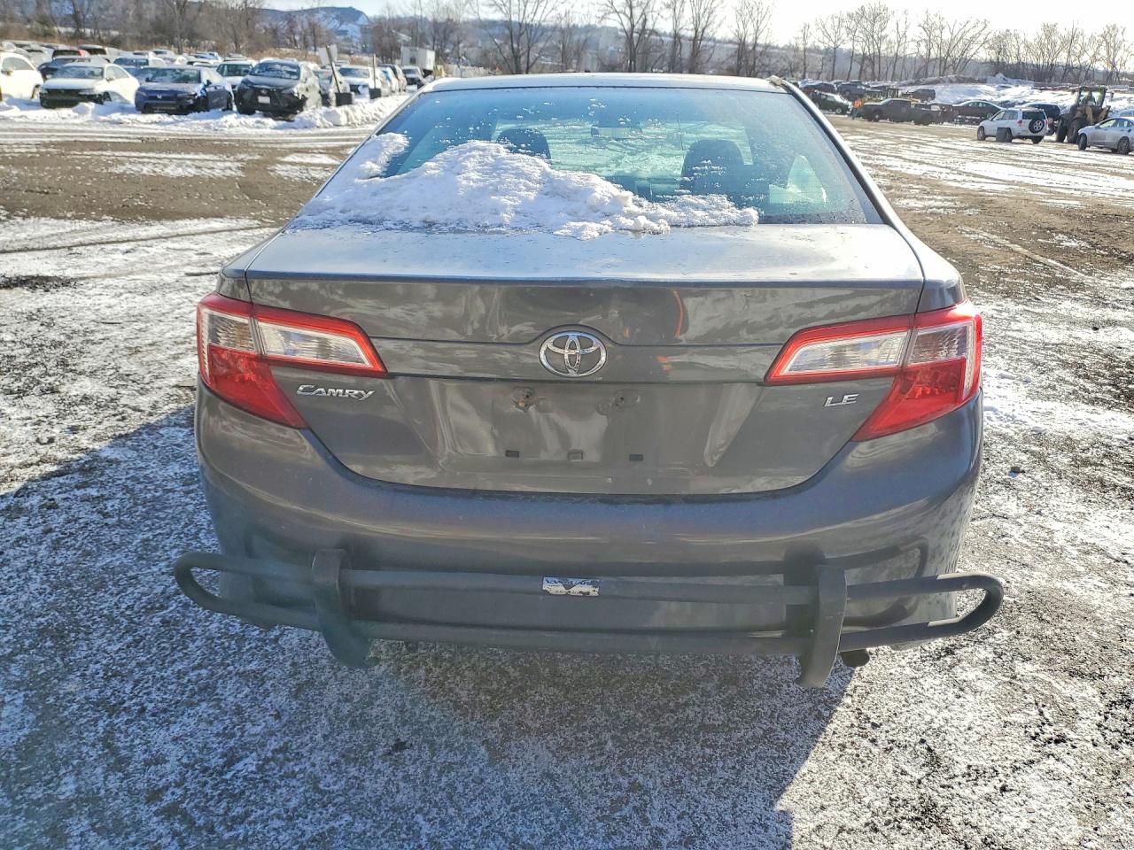 2012 TOYOTA CAMRY LE photo 16
