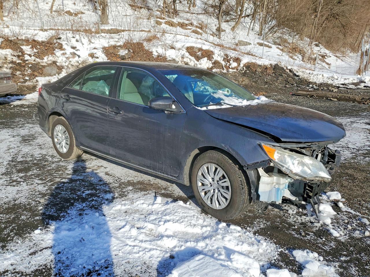 2012 TOYOTA CAMRY LE photo 10