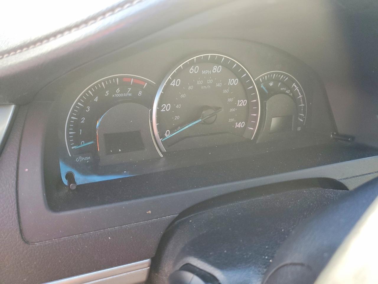 2012 TOYOTA CAMRY LE photo 25