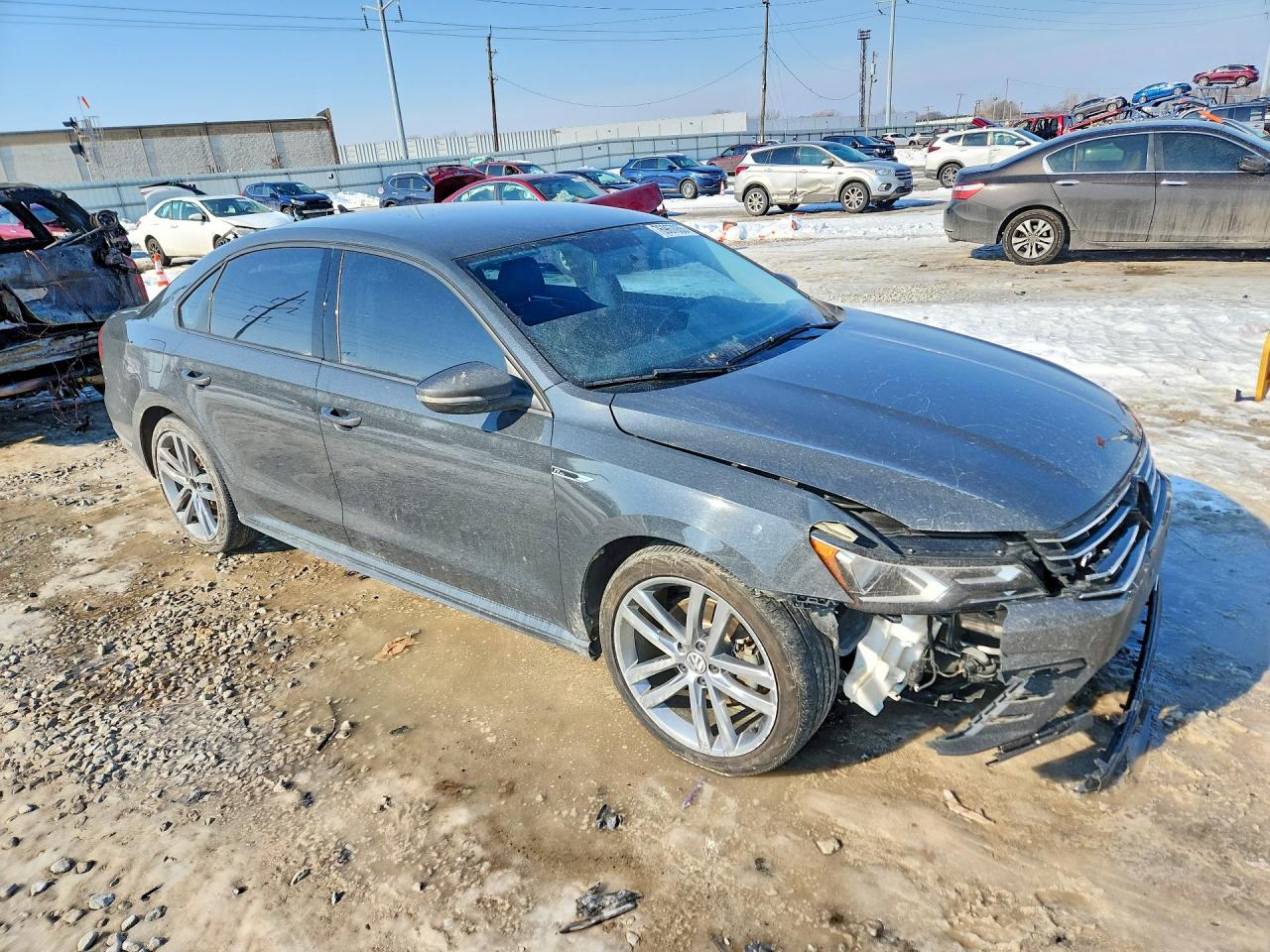 2018 VOLKSWAGEN PASSAT S photo 4