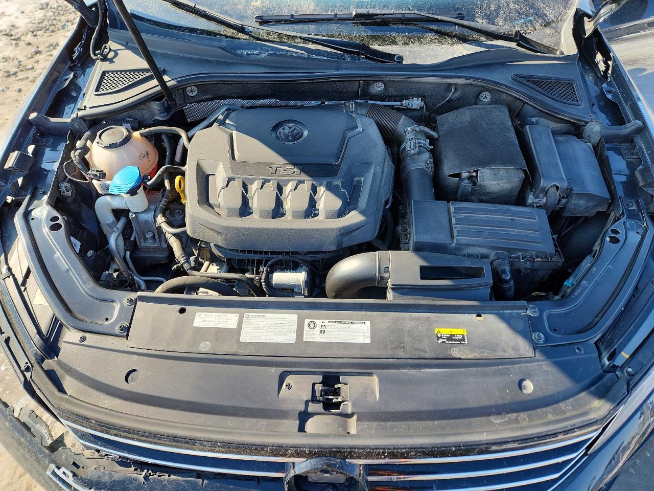 2018 VOLKSWAGEN PASSAT S photo 11