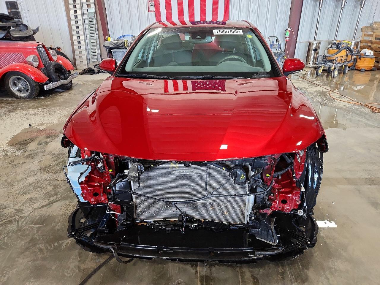 2018 TOYOTA CAMRY LE photo 5
