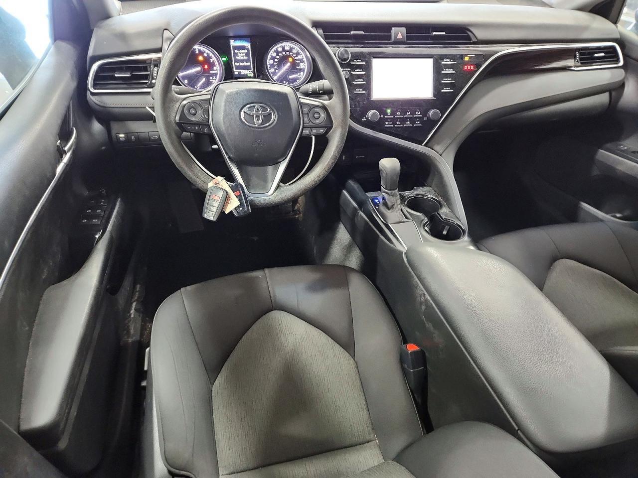 2018 TOYOTA CAMRY LE photo 8