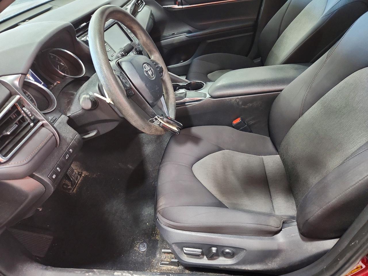 2018 TOYOTA CAMRY LE photo 7