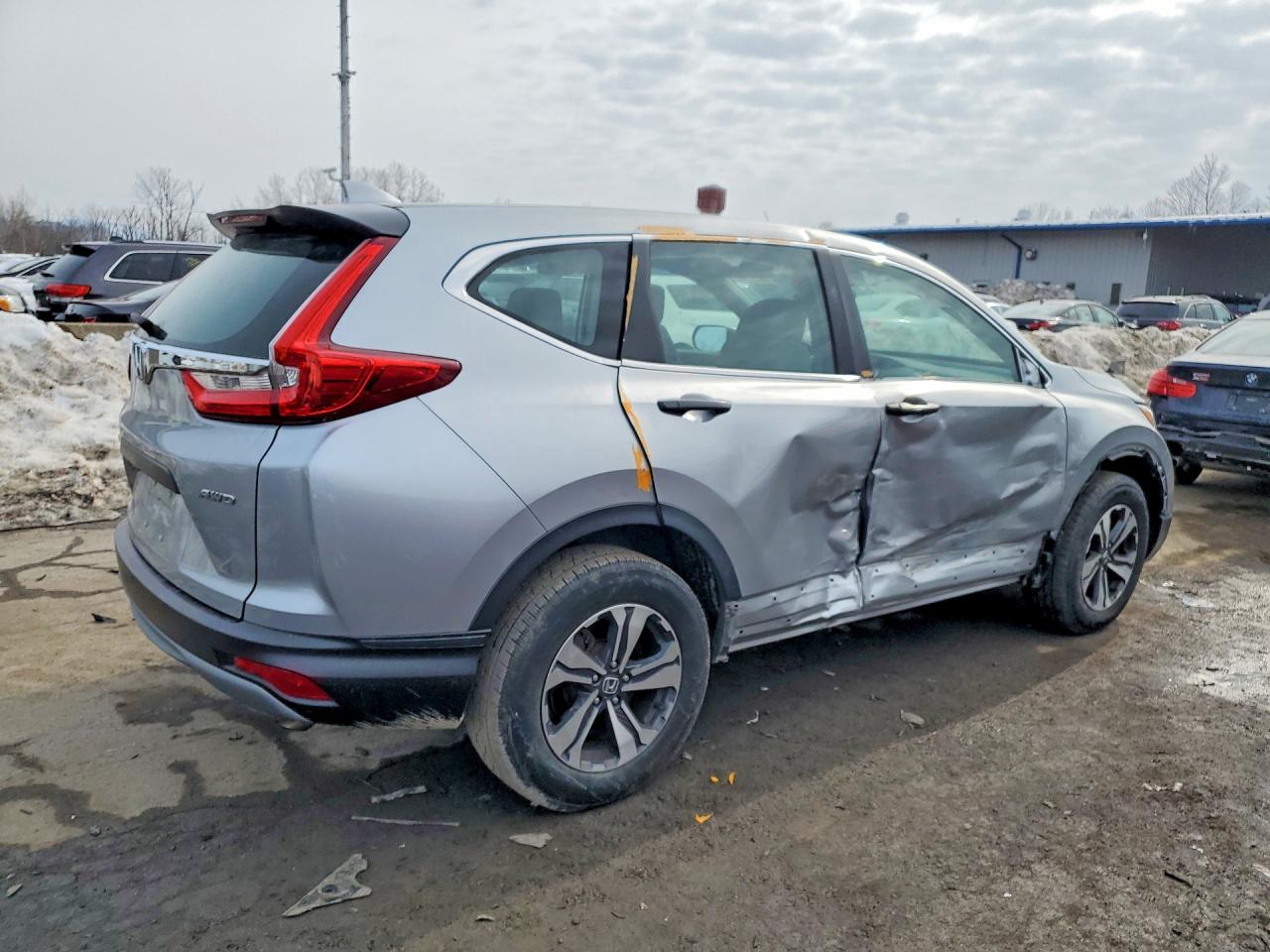2018 HONDA CR-V LX photo 3