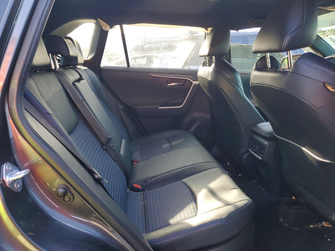2021 TOYOTA RAV4 XSE photo 10