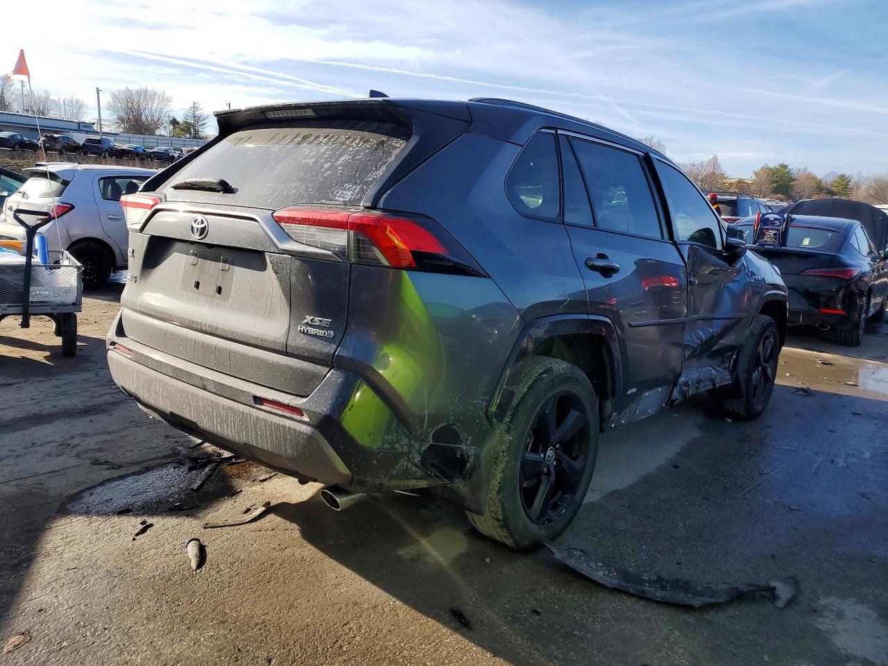 2021 TOYOTA RAV4 XSE photo 3