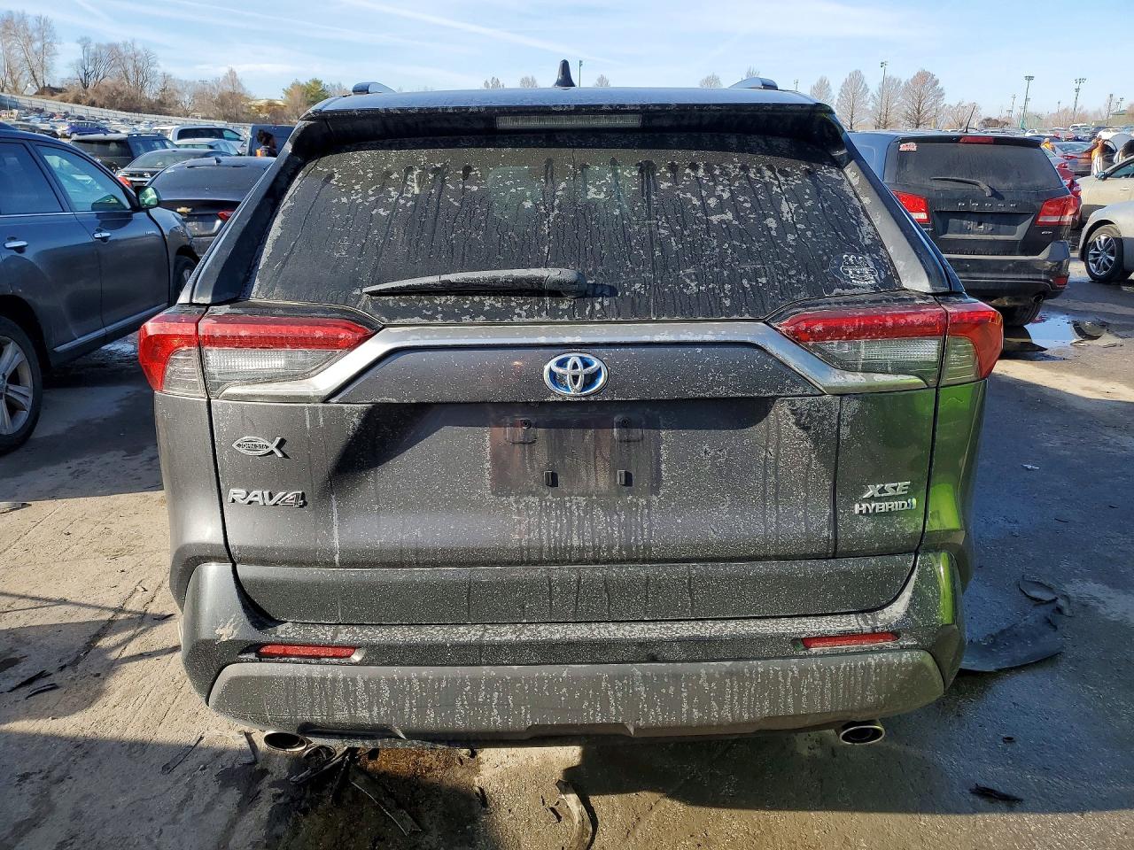 2021 TOYOTA RAV4 XSE photo 6