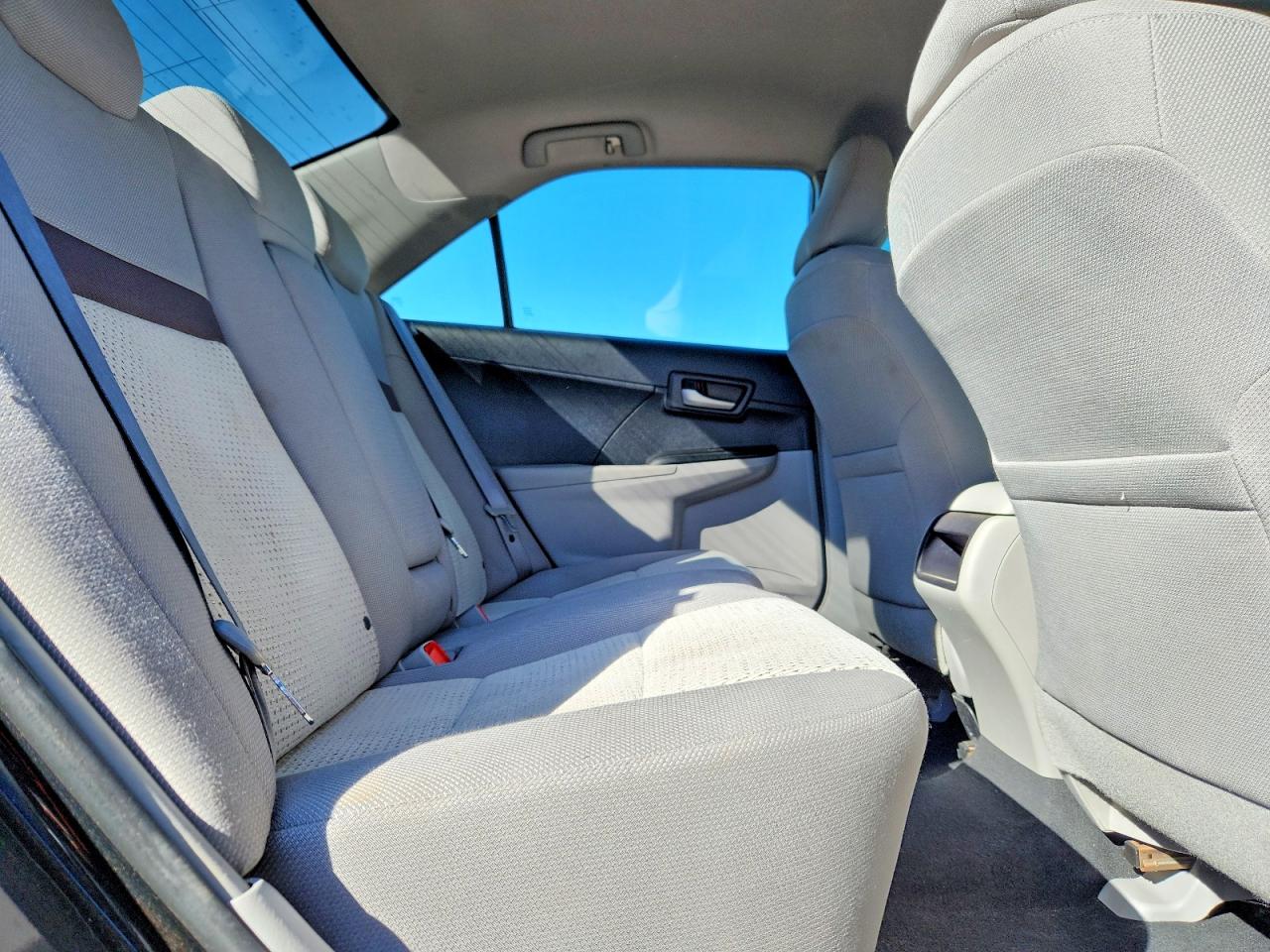 2013 TOYOTA CAMRY LE photo 19