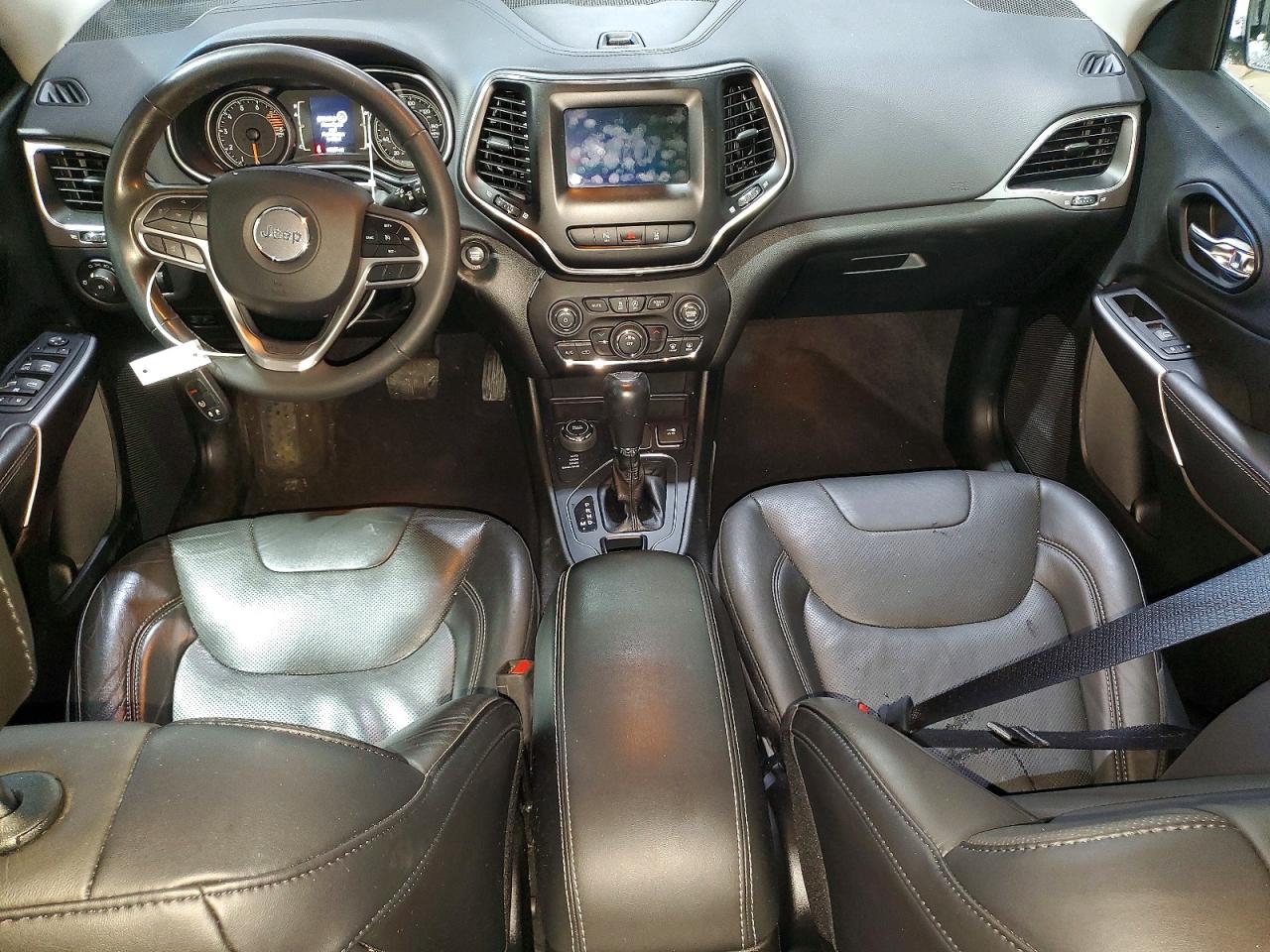 2021 JEEP CHEROKEE LATITUDE LUX photo 8