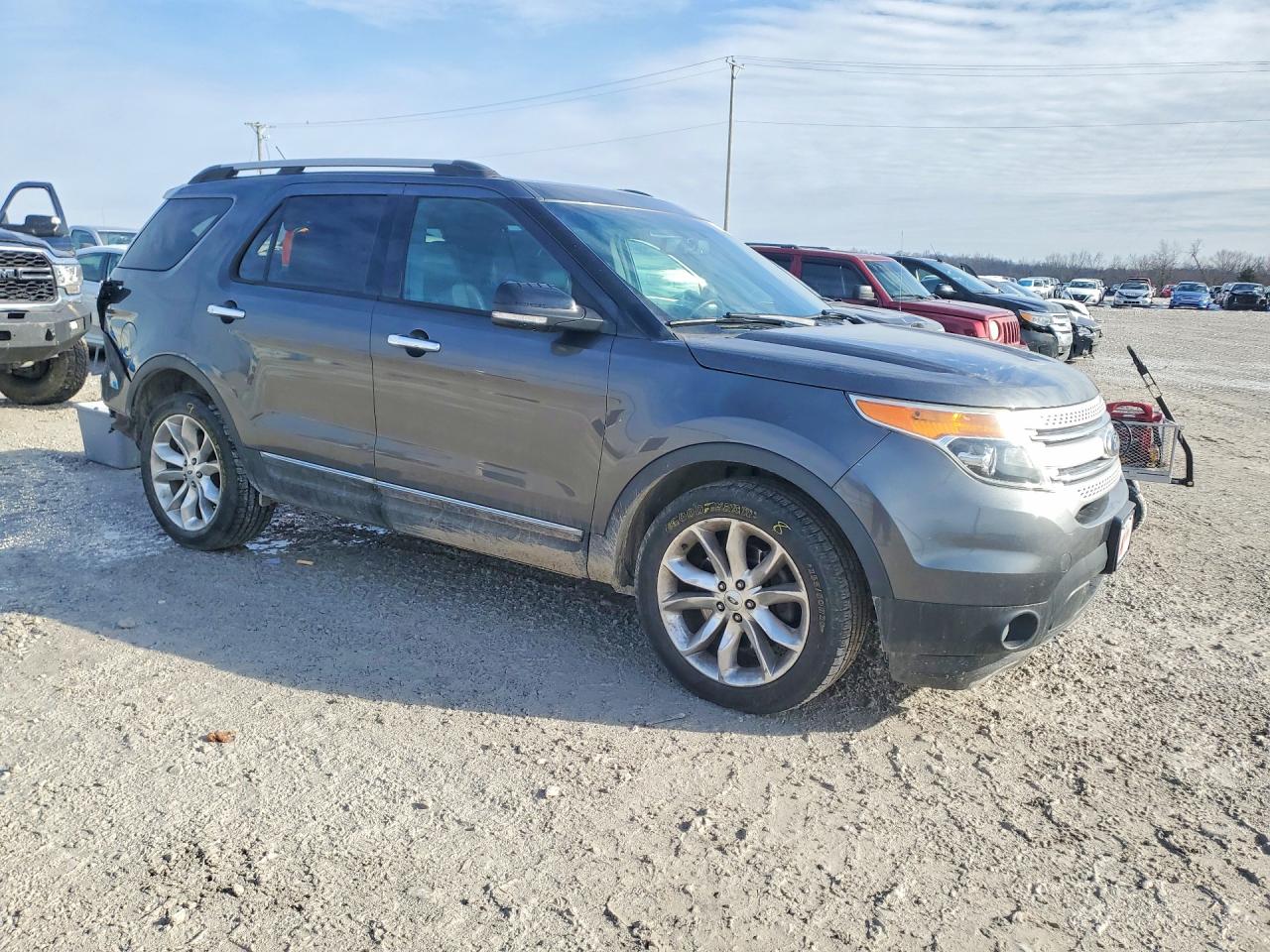 2015 FORD EXPLORER XLT photo 4