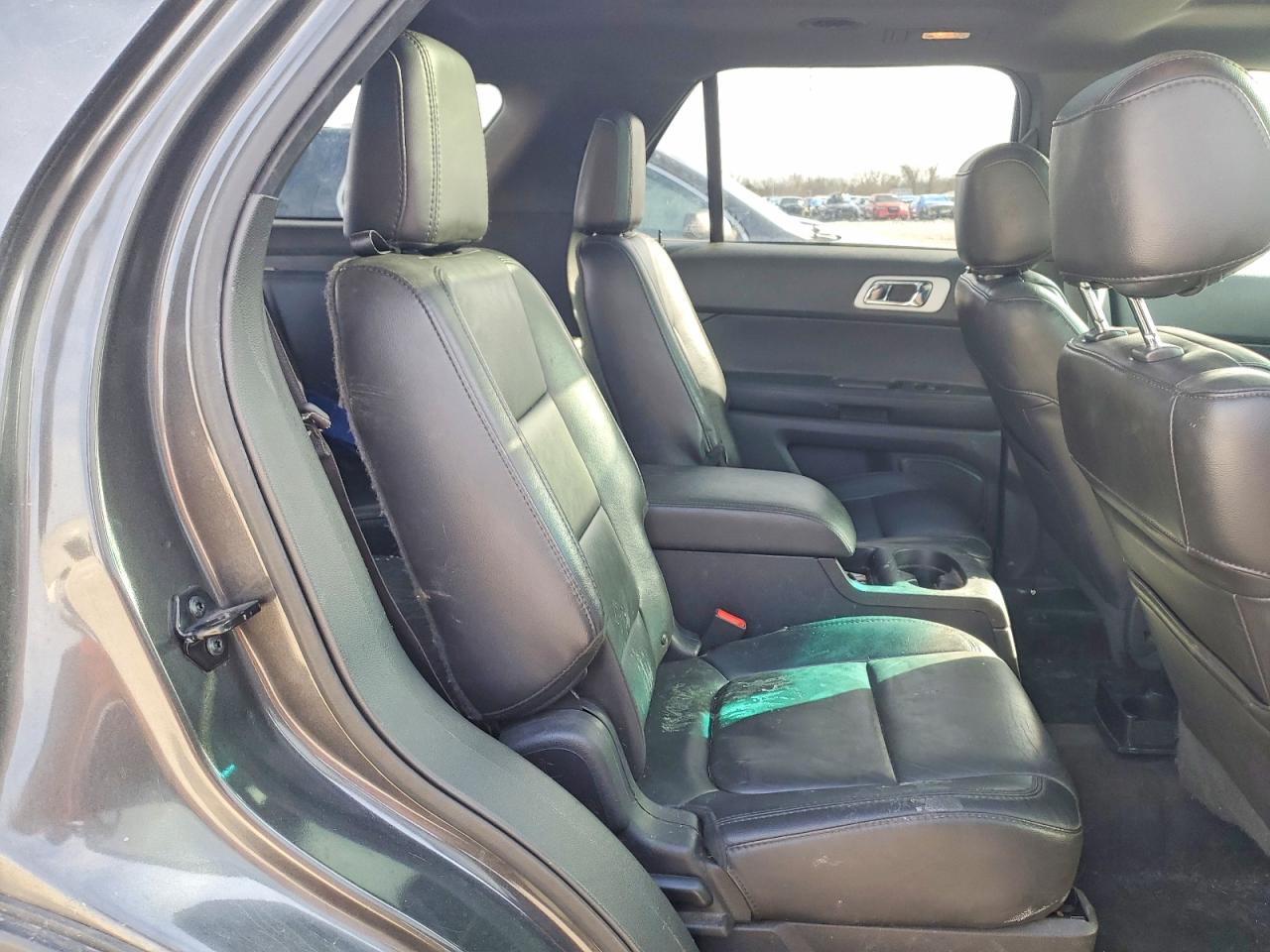 2015 FORD EXPLORER XLT photo 11