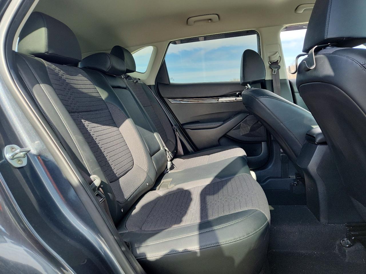 2021 KIA SELTOS S photo 10