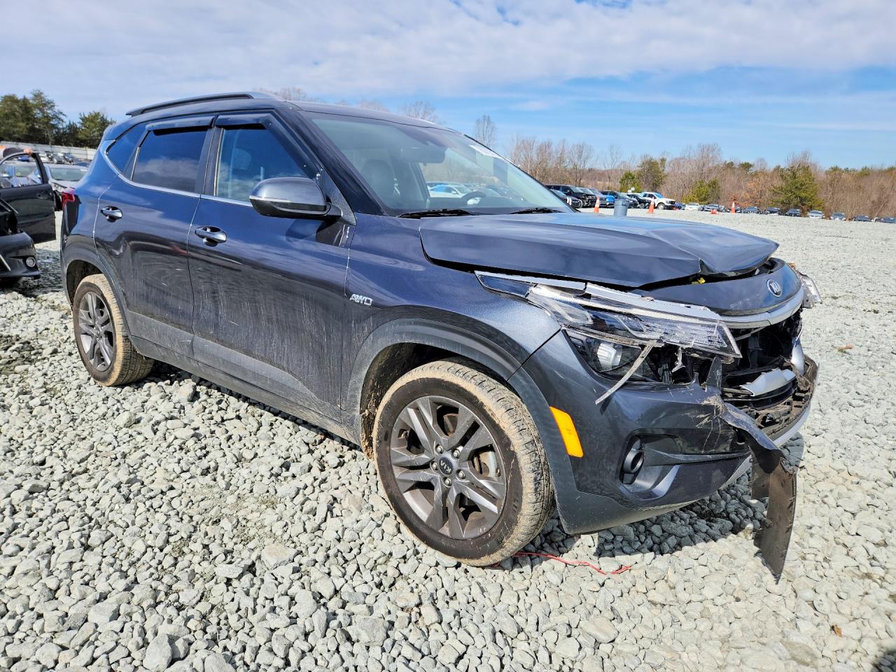 2021 KIA SELTOS S photo 4