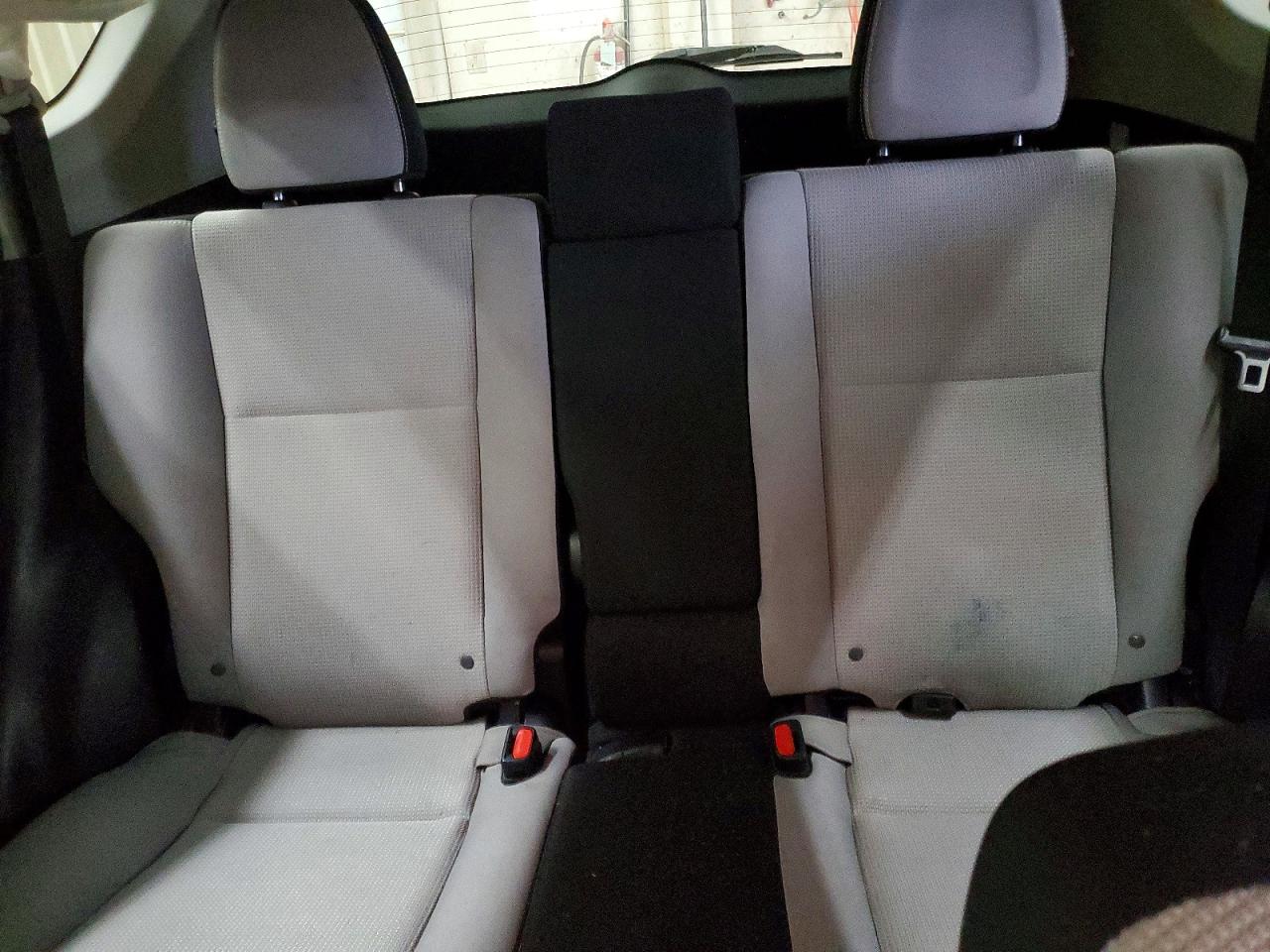 2018 TOYOTA RAV4 XLE photo 28