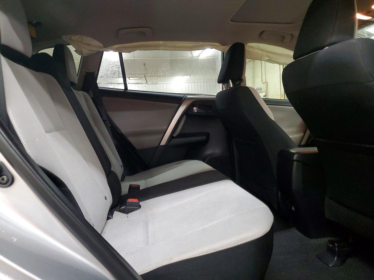 2018 TOYOTA RAV4 XLE photo 31