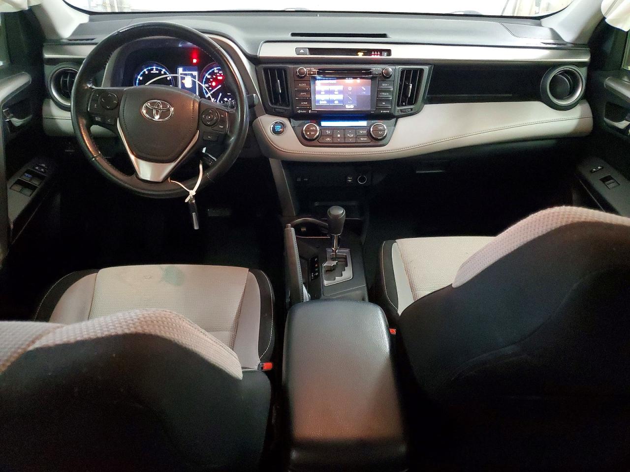 2018 TOYOTA RAV4 XLE photo 22