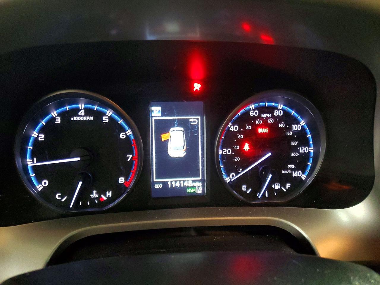 2018 TOYOTA RAV4 XLE photo 25
