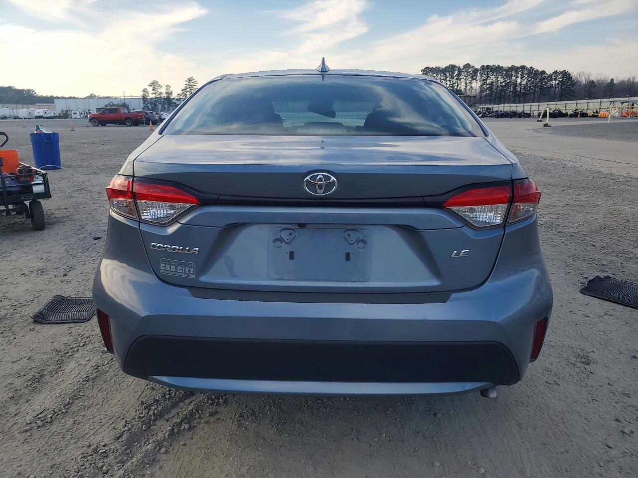 2021 TOYOTA COROLLA LE photo 11