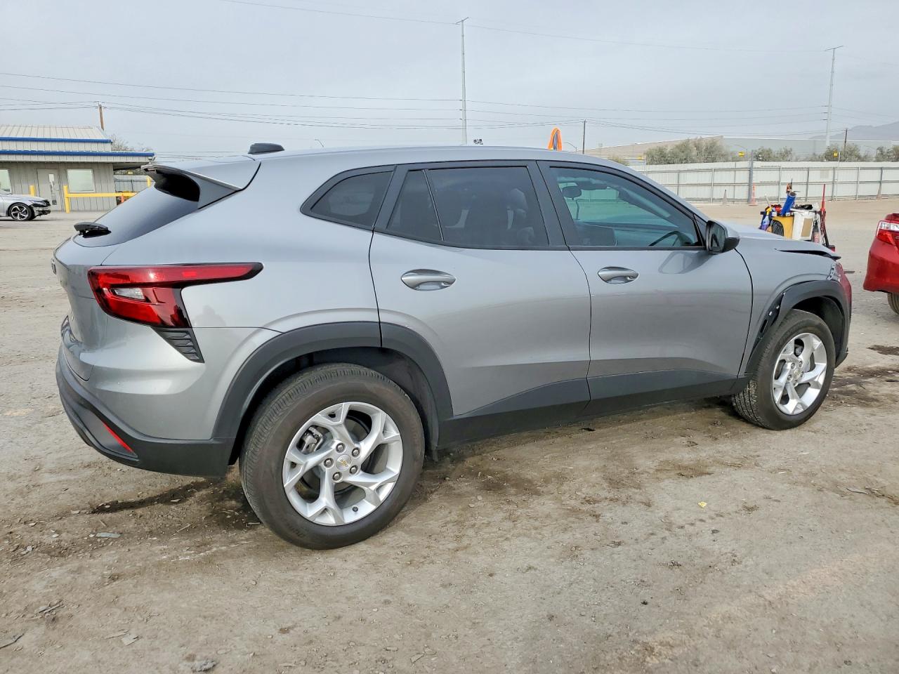 2025 CHEVROLET TRAX LS photo 5