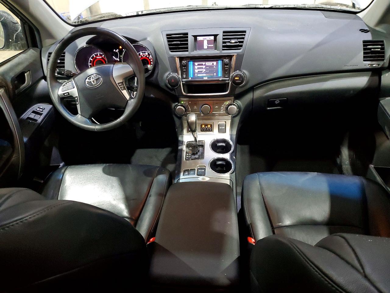 2013 TOYOTA HIGHLANDER SE photo 22