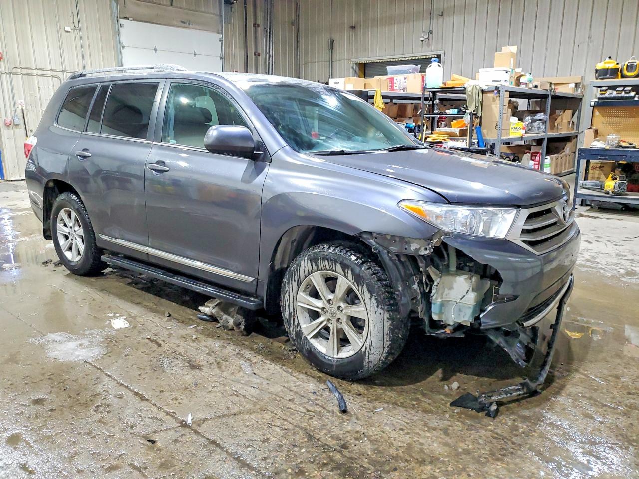 2013 TOYOTA HIGHLANDER SE photo 10