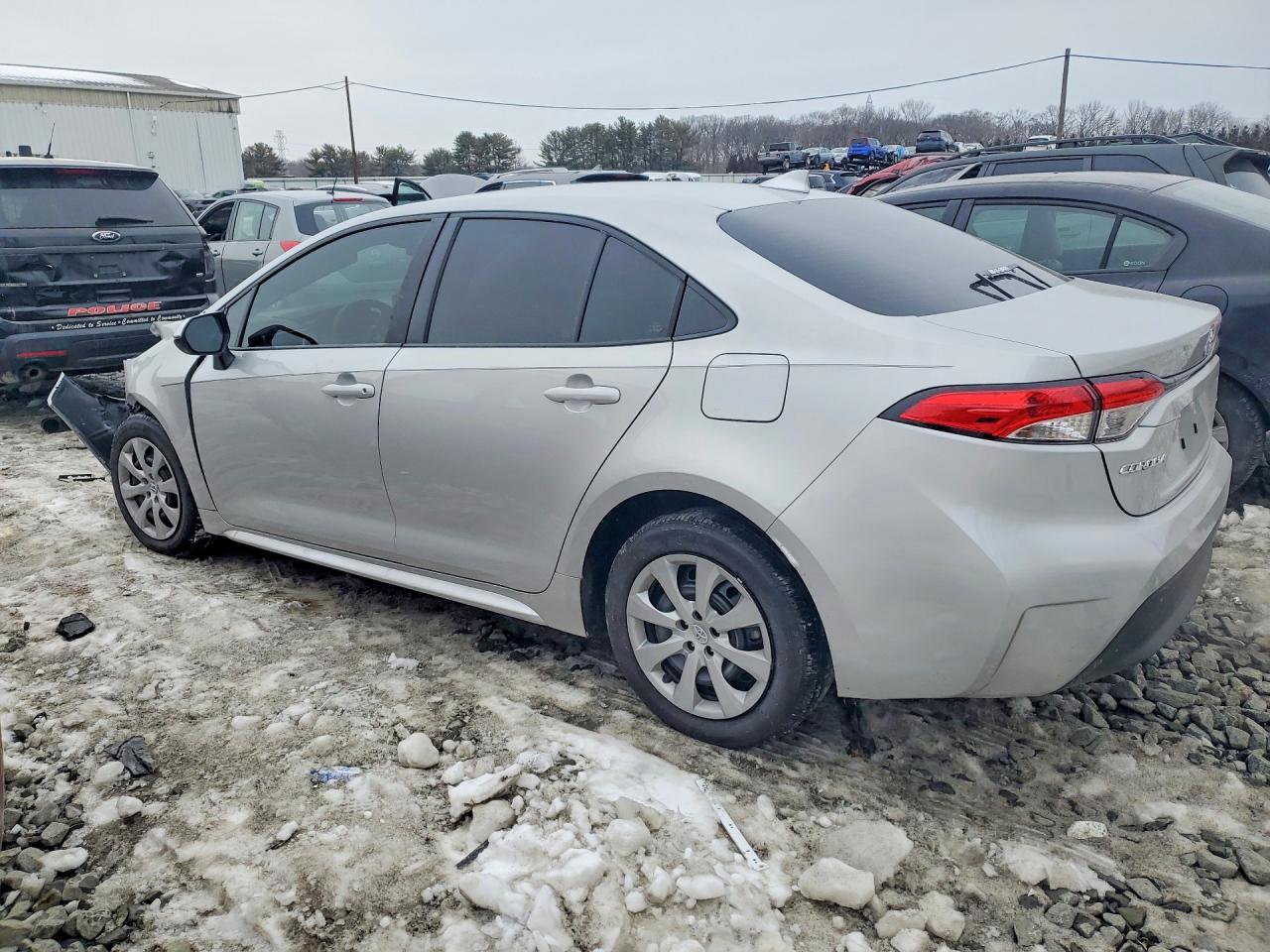 2024 TOYOTA COROLLA LE photo 2
