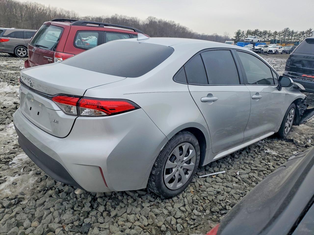 2024 TOYOTA COROLLA LE photo 3