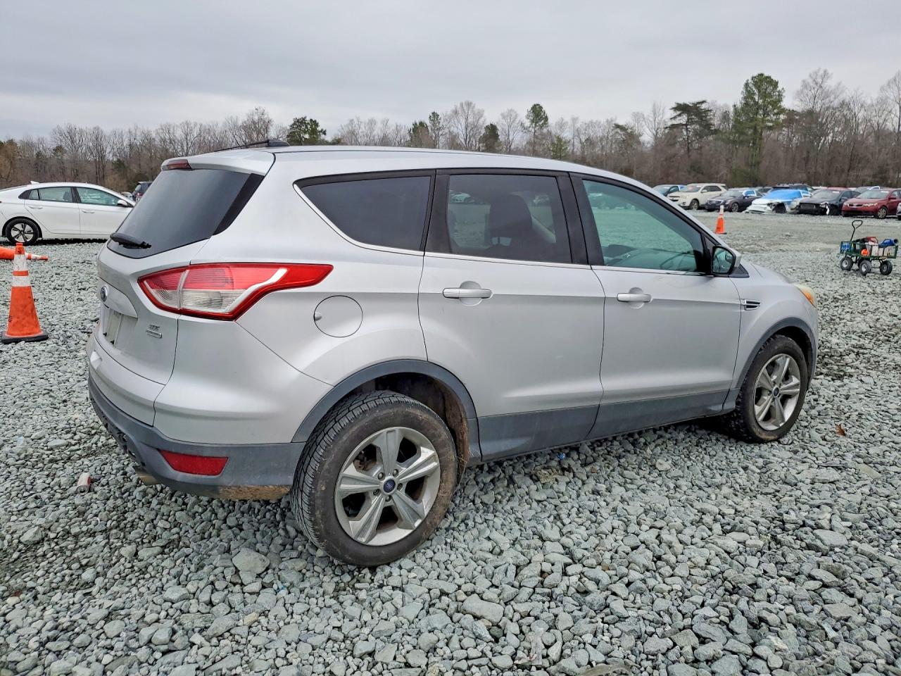 2014 FORD ESCAPE SE photo 5