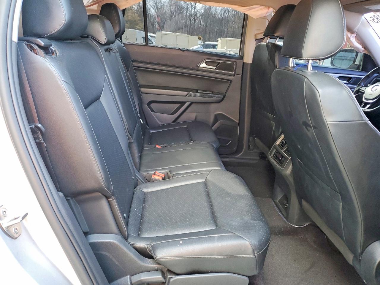 2018 VOLKSWAGEN ATLAS photo 21