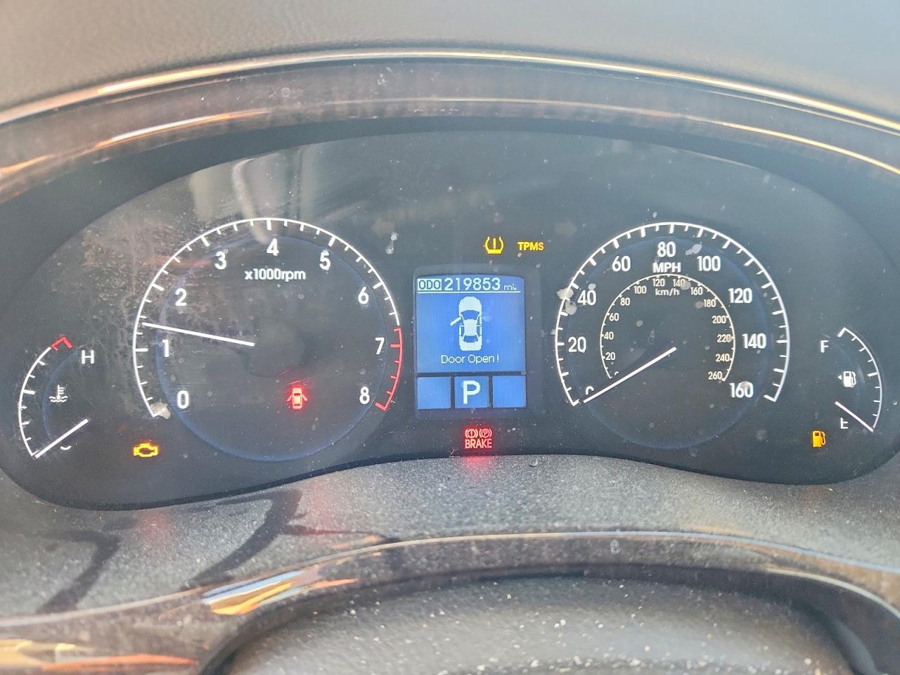 2011 HYUNDAI GENESIS 3.8L photo 9