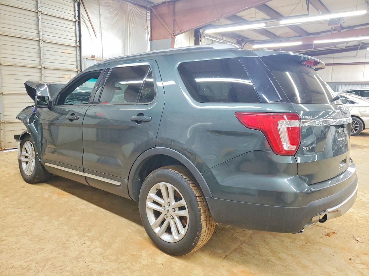 2016 FORD EXPLORER XLT photo 2