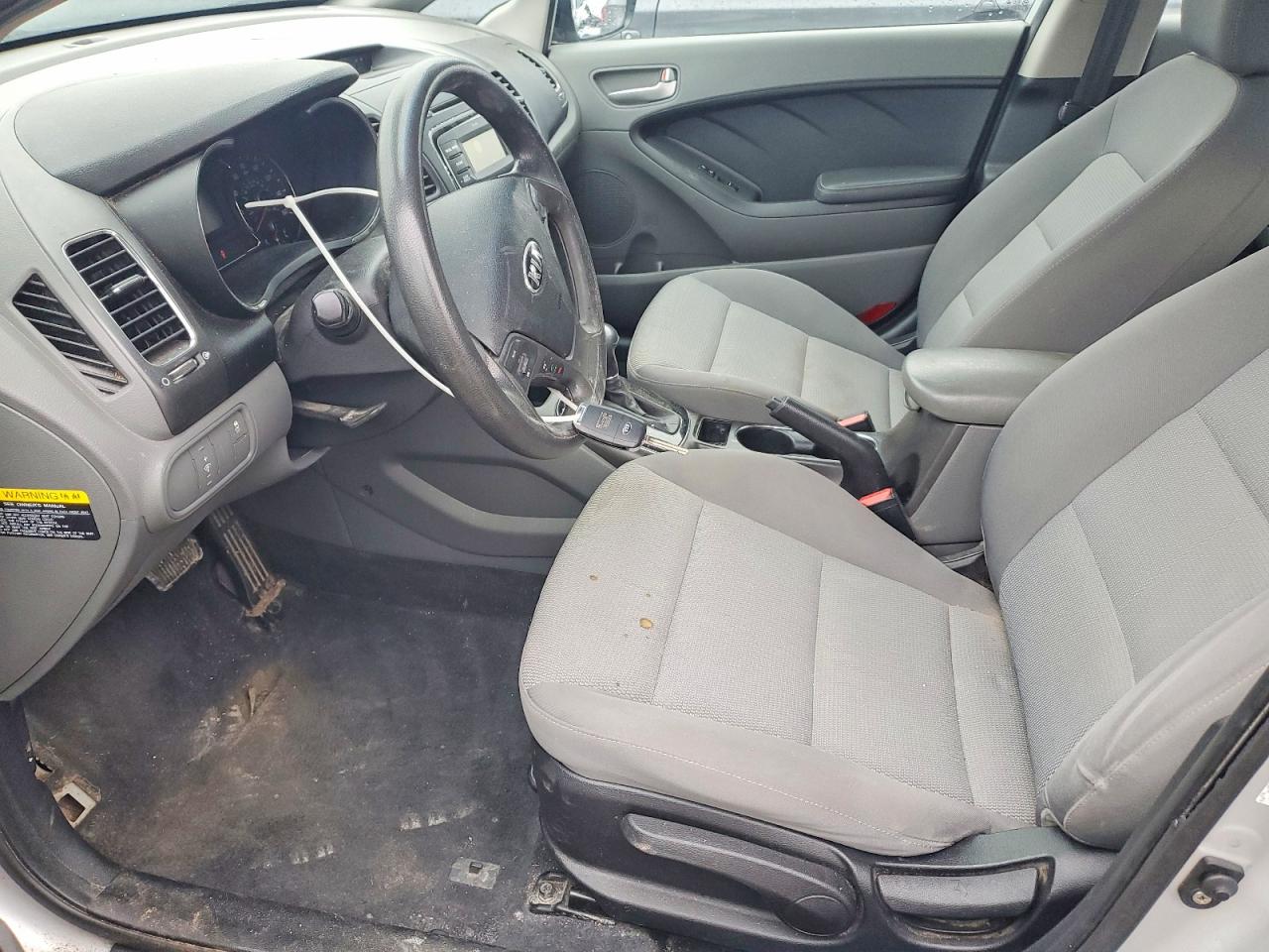 2017 KIA FORTE LX photo 19