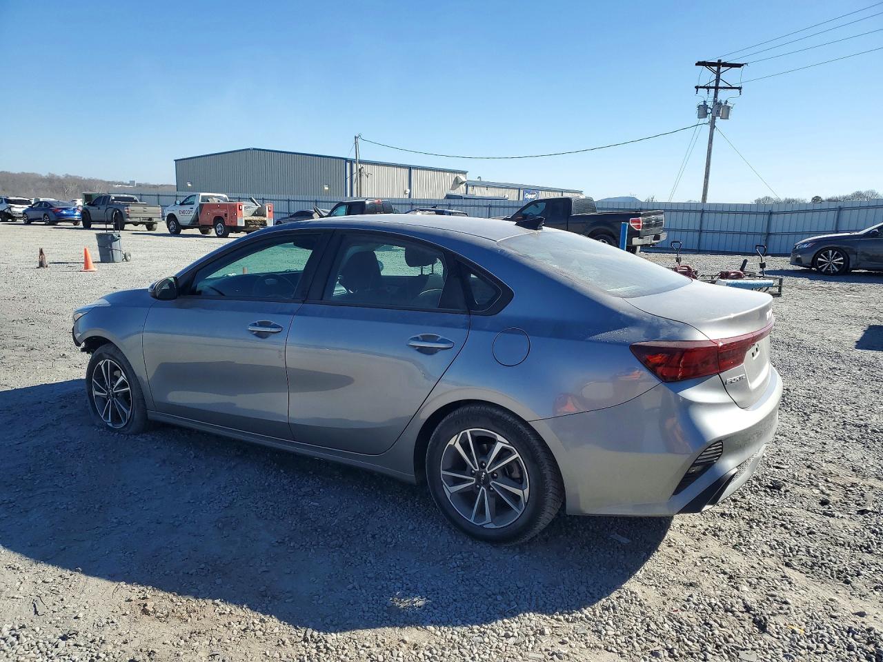 2023 KIA FORTE LX photo 2