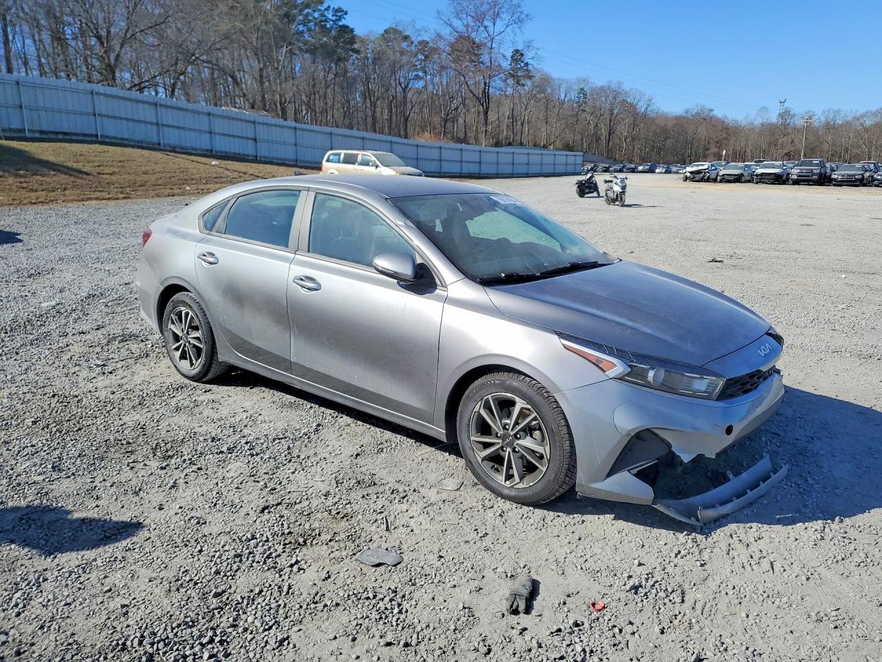 2023 KIA FORTE LX photo 4