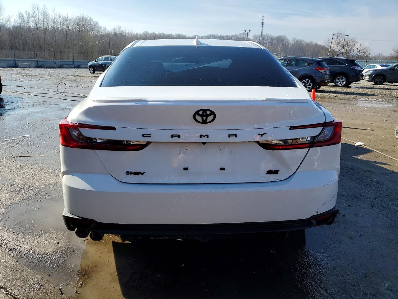2025 TOYOTA CAMRY SE photo 6