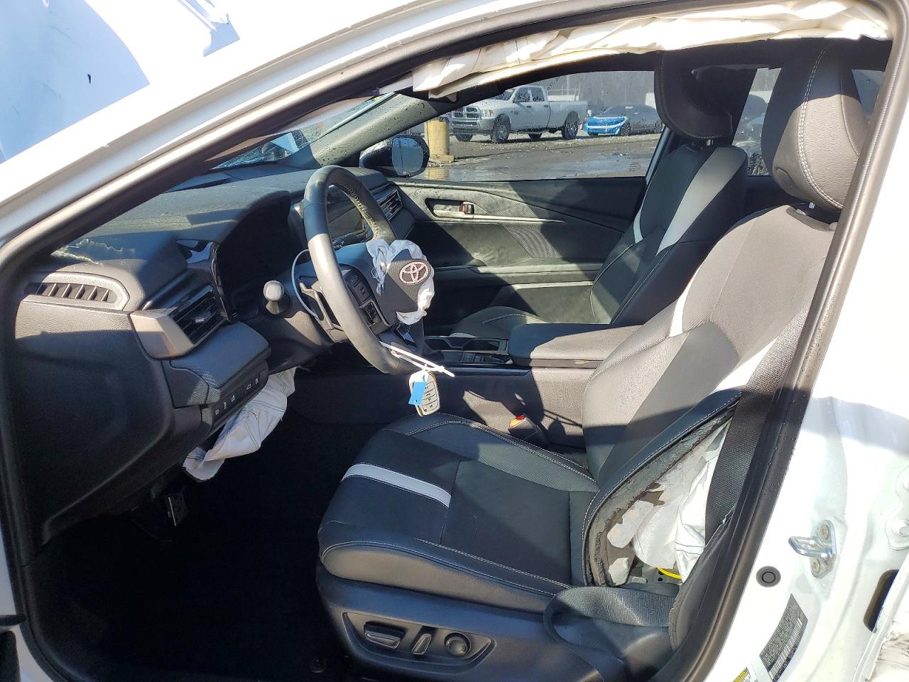 2025 TOYOTA CAMRY SE photo 7
