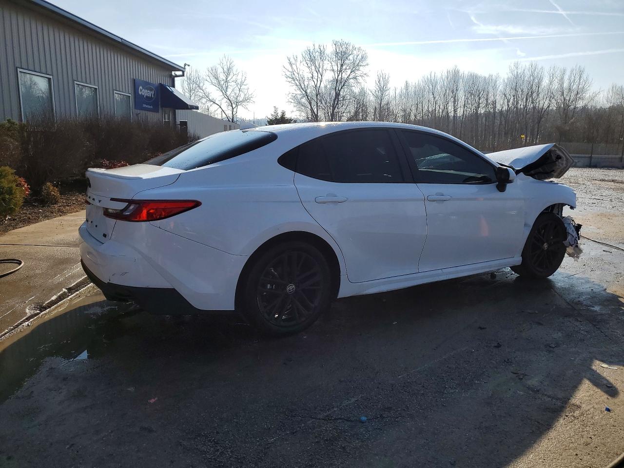 2025 TOYOTA CAMRY SE photo 3