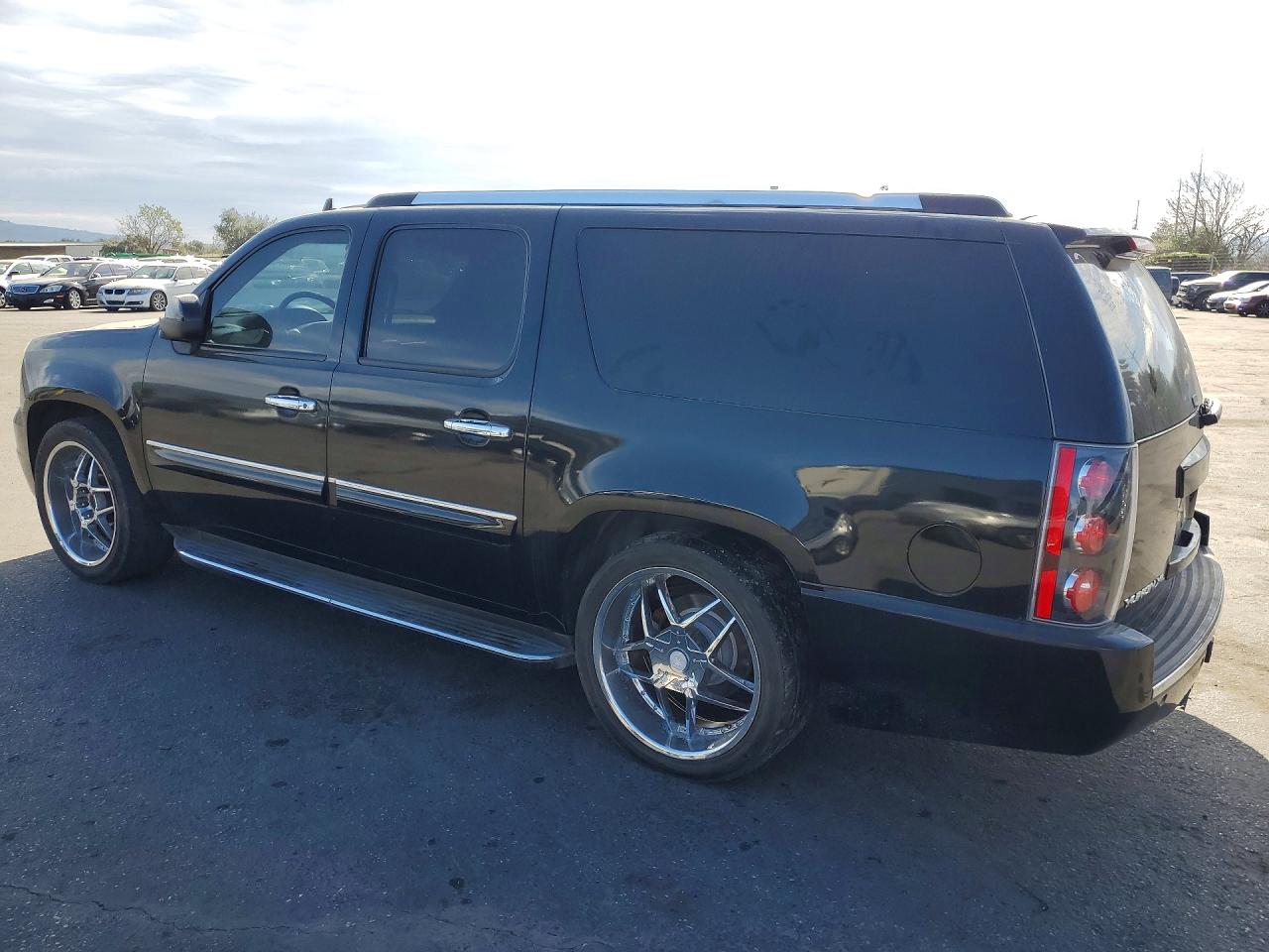 2008 GMC YUKON XL DENALI photo 4