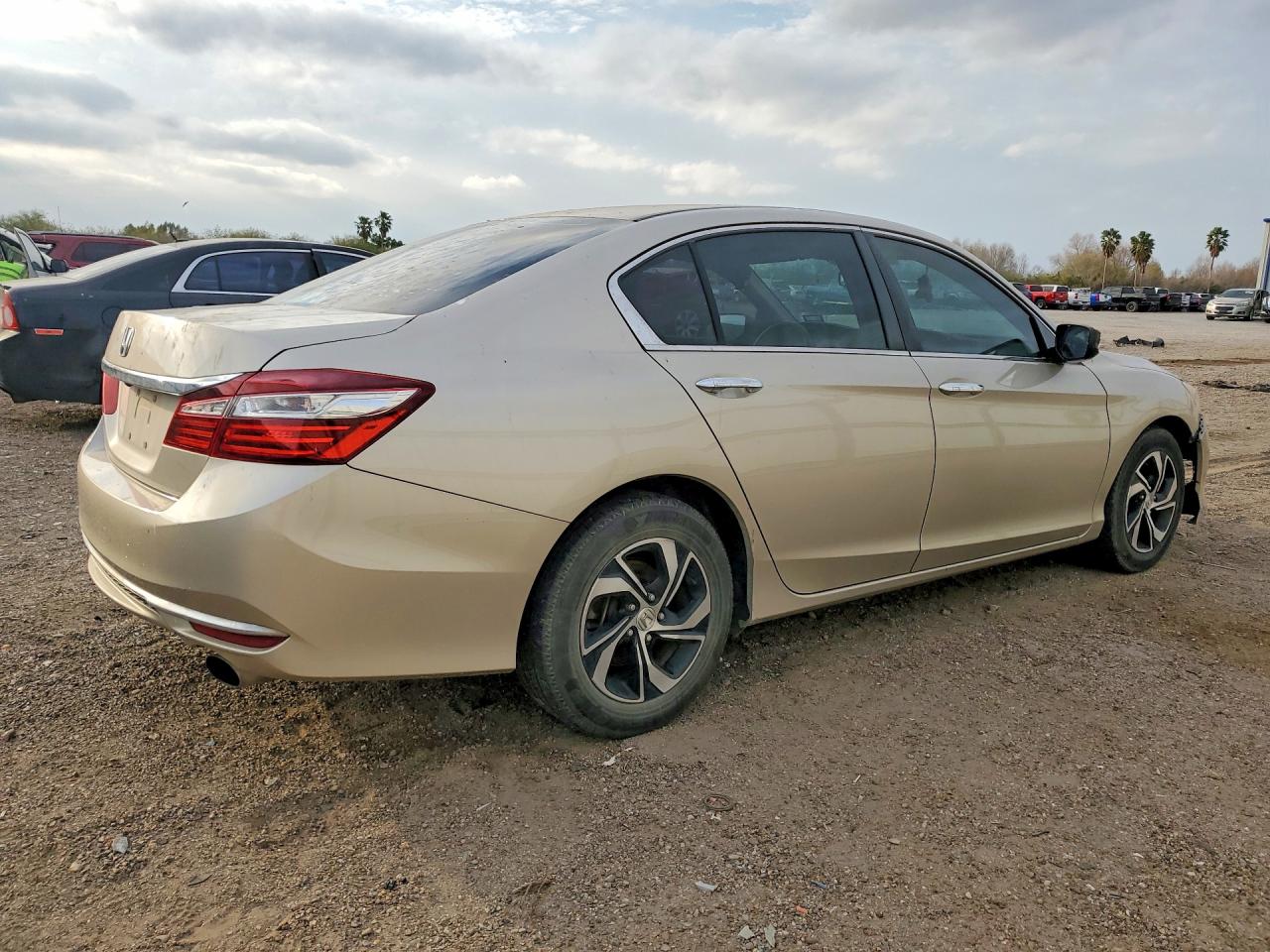 2016 HONDA ACCORD LX photo 5