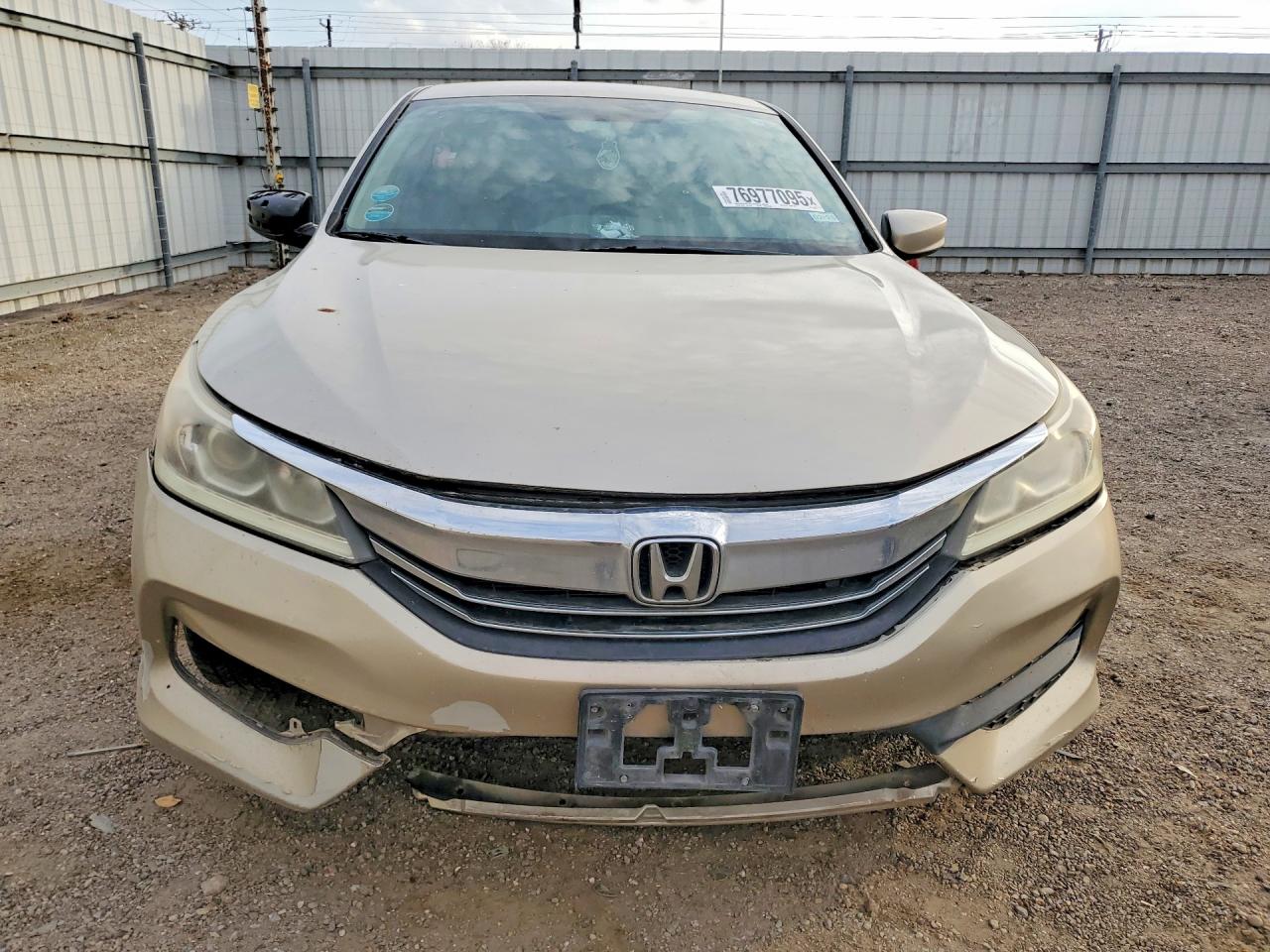 2016 HONDA ACCORD LX photo 9