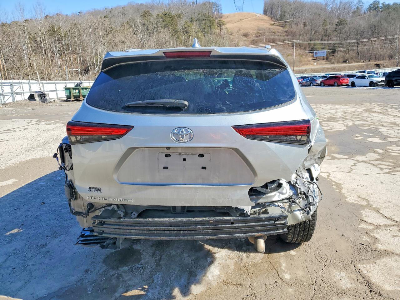 2022 TOYOTA HIGHLANDER XLE photo 11