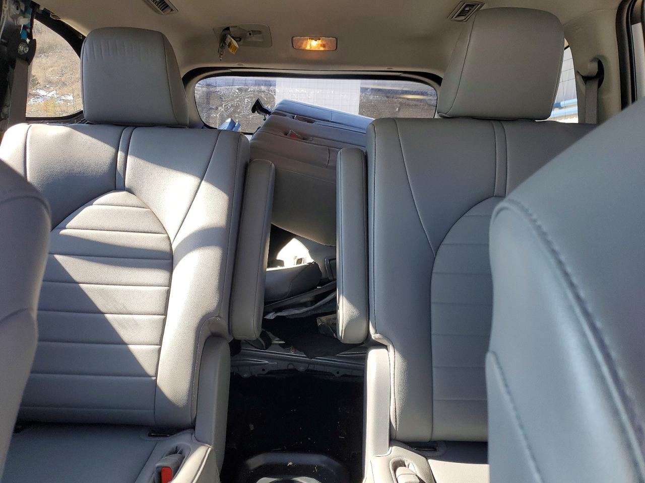 2022 TOYOTA HIGHLANDER XLE photo 19