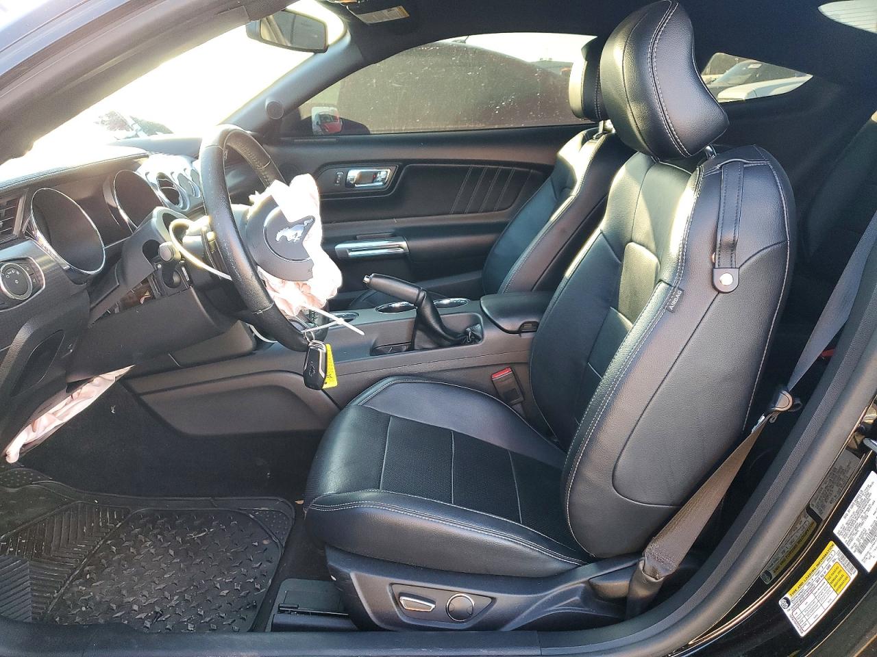 2016 FORD MUSTANG photo 19