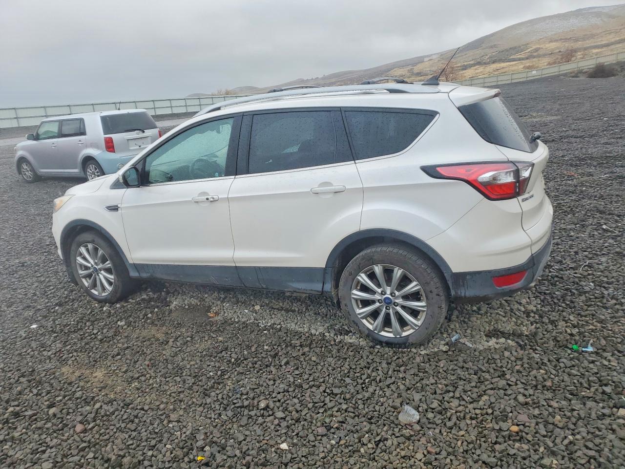 2018 FORD ESCAPE TITANIUM photo 2