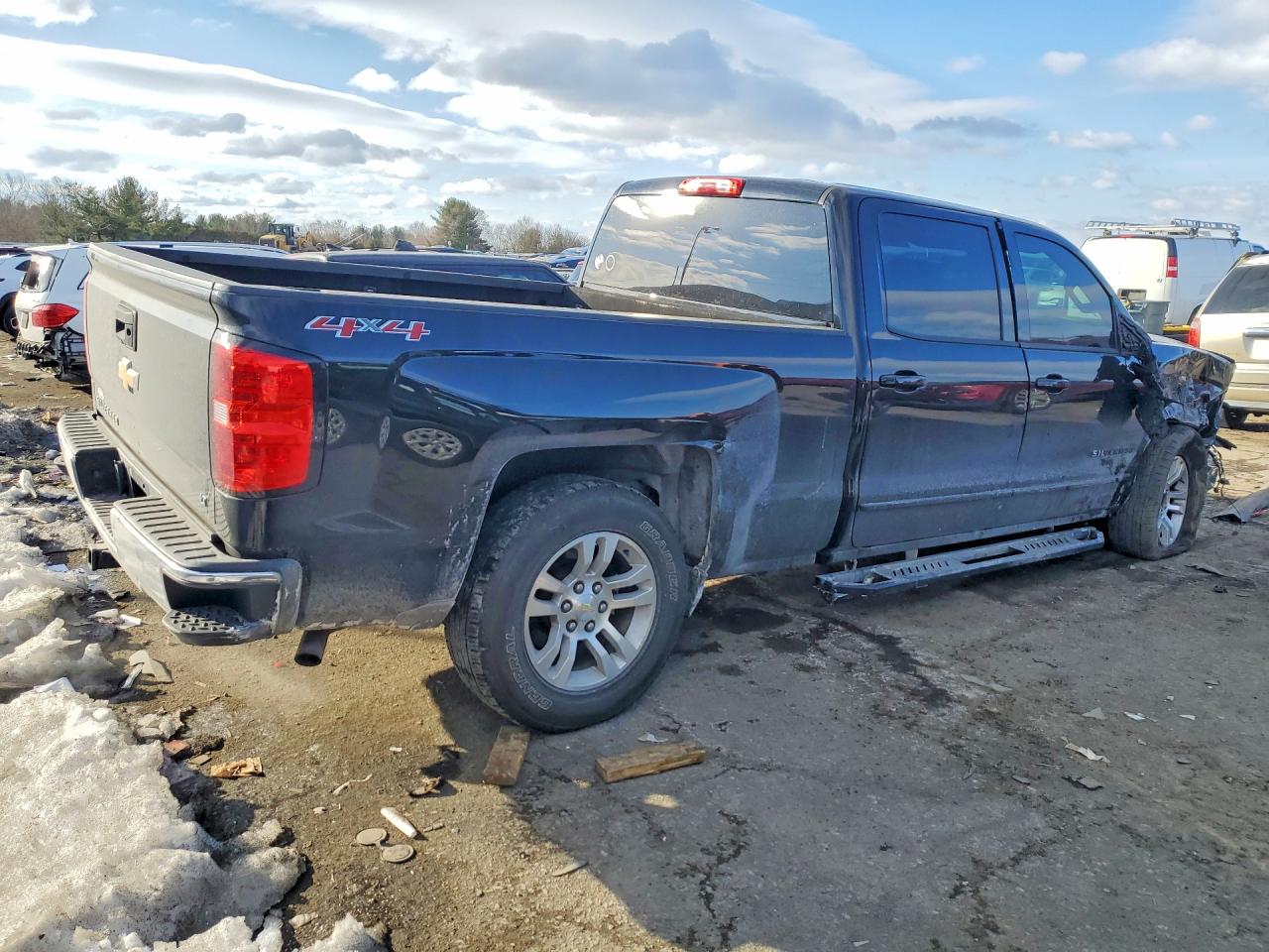 2015 CHEVROLET SILVERADO K1500 LT photo 3