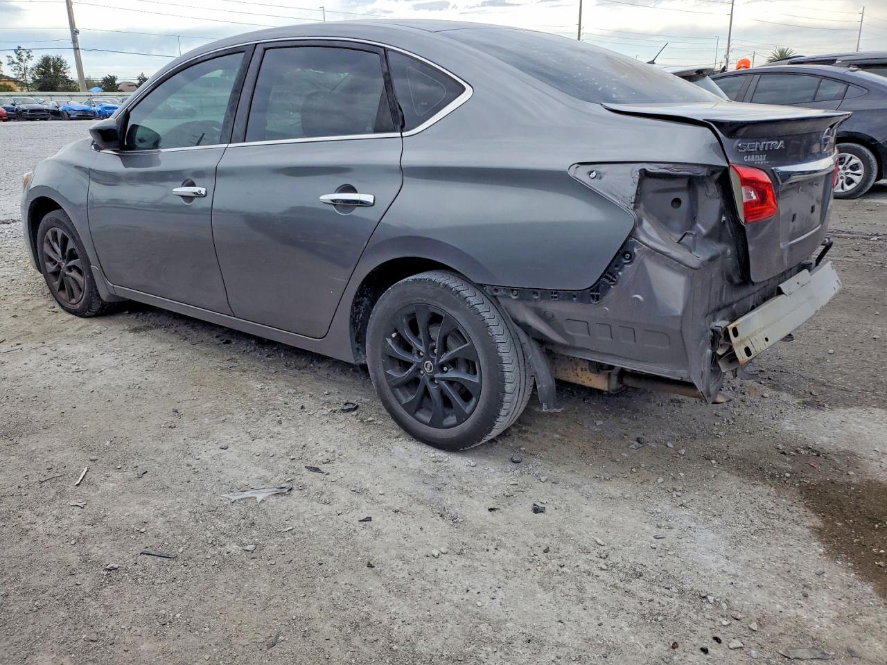 2018 NISSAN SENTRA S photo 4